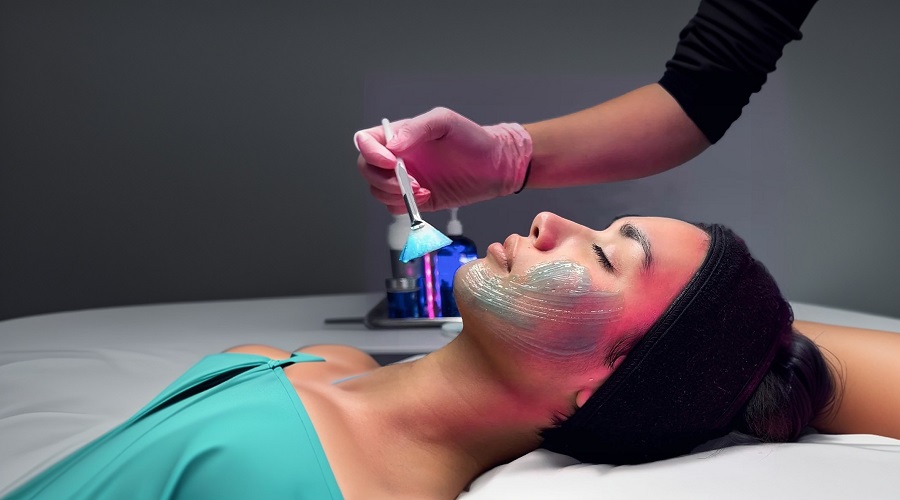Glow your face with innovation: Introducing the Fire and Ice Facial in AEKA